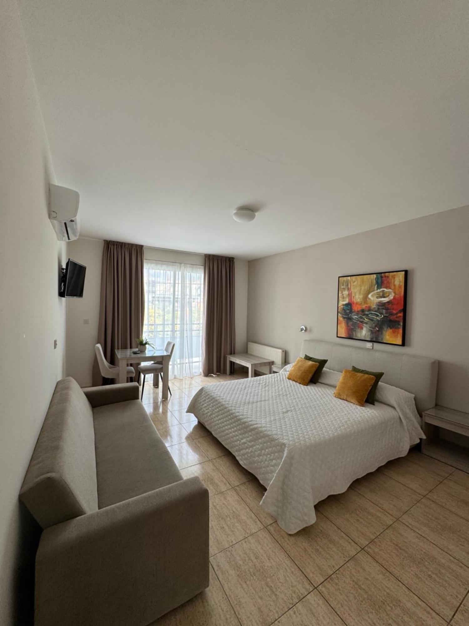 Marianna Hotel Apartments Limassol Exterior foto