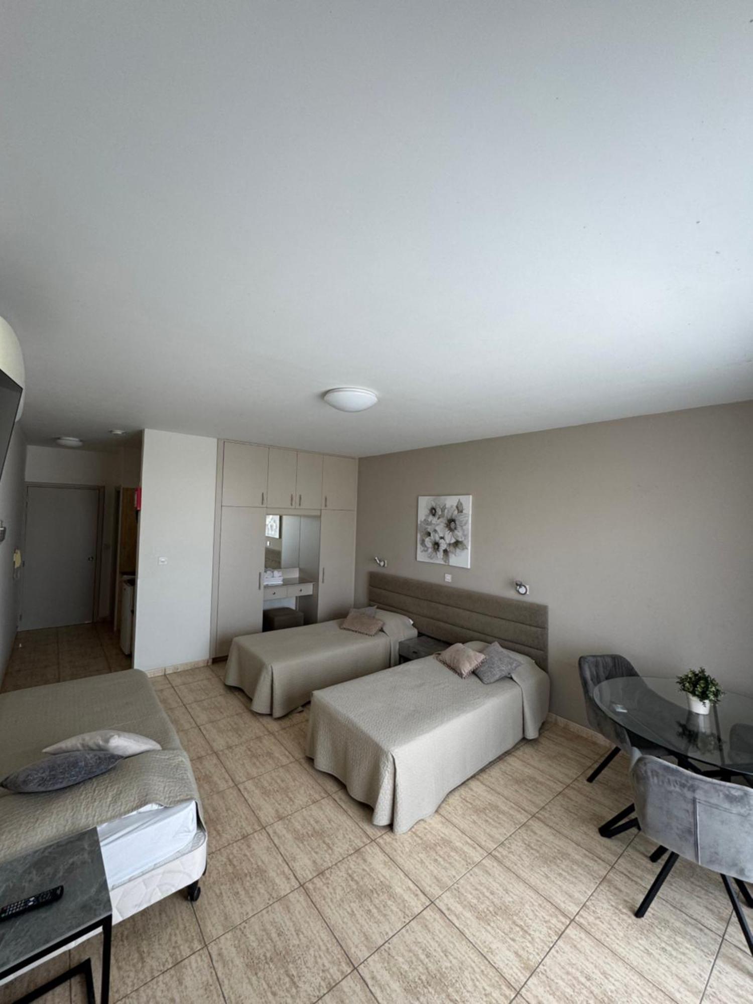 Marianna Hotel Apartments Limassol Exterior foto