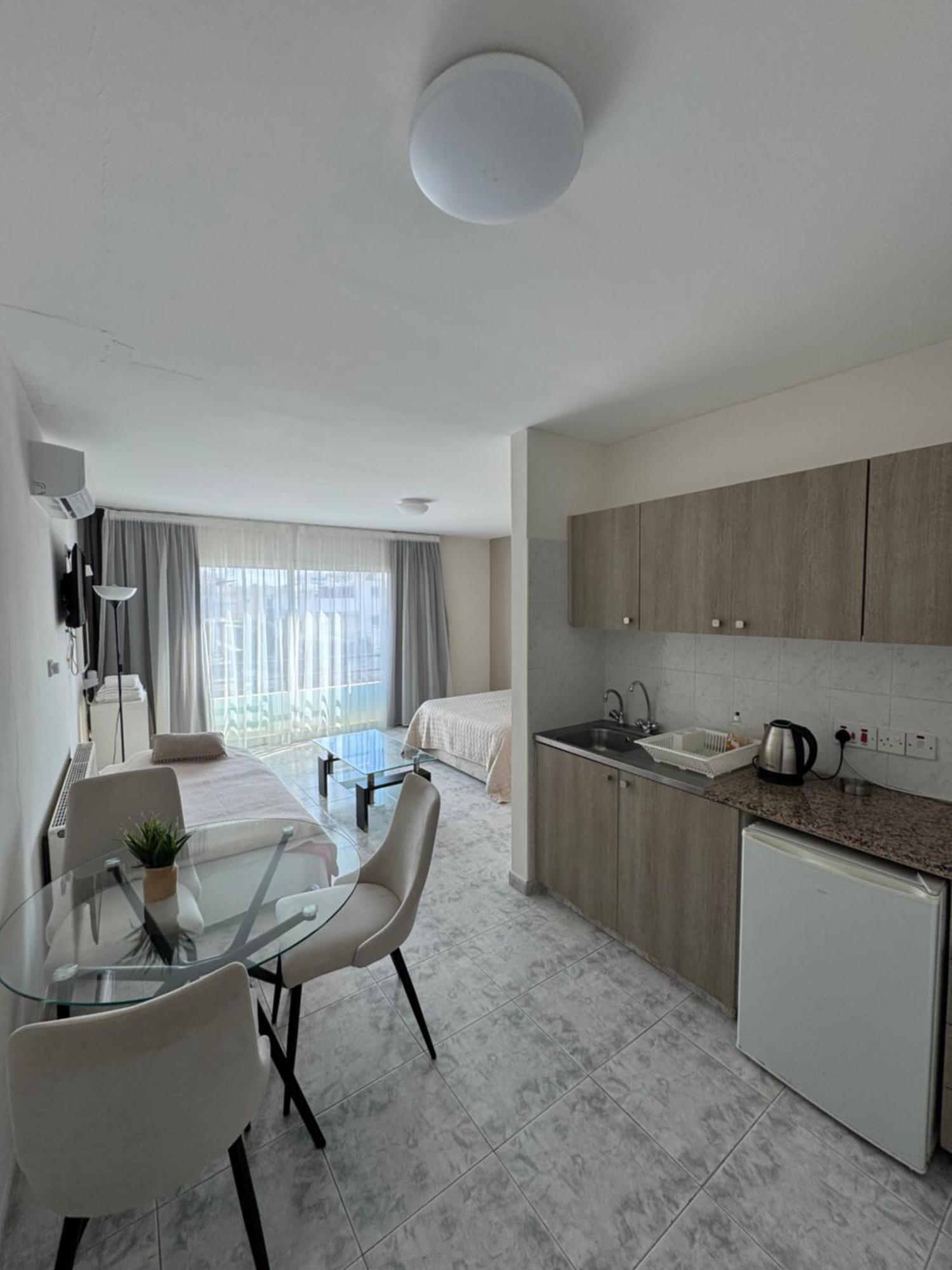 Marianna Hotel Apartments Limassol Exterior foto
